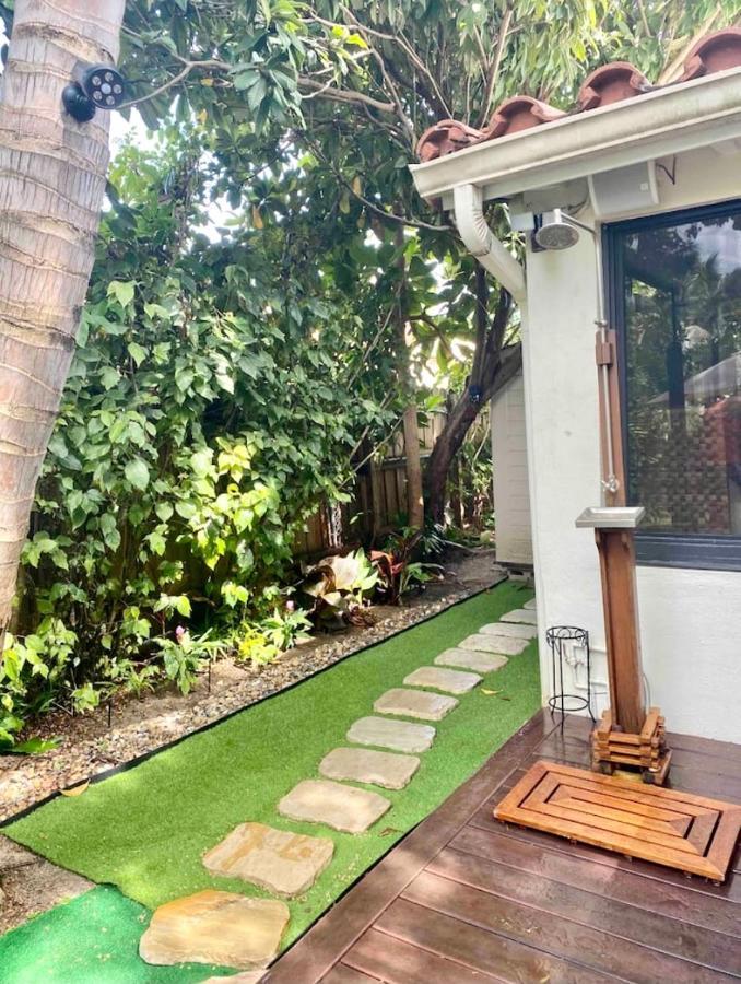 Entire Private Beautiful 2 Bedroom Plus Den House With Gated Front&Back Yard And Free Parking 10Min Drive To Miami Beach Buitenkant foto
