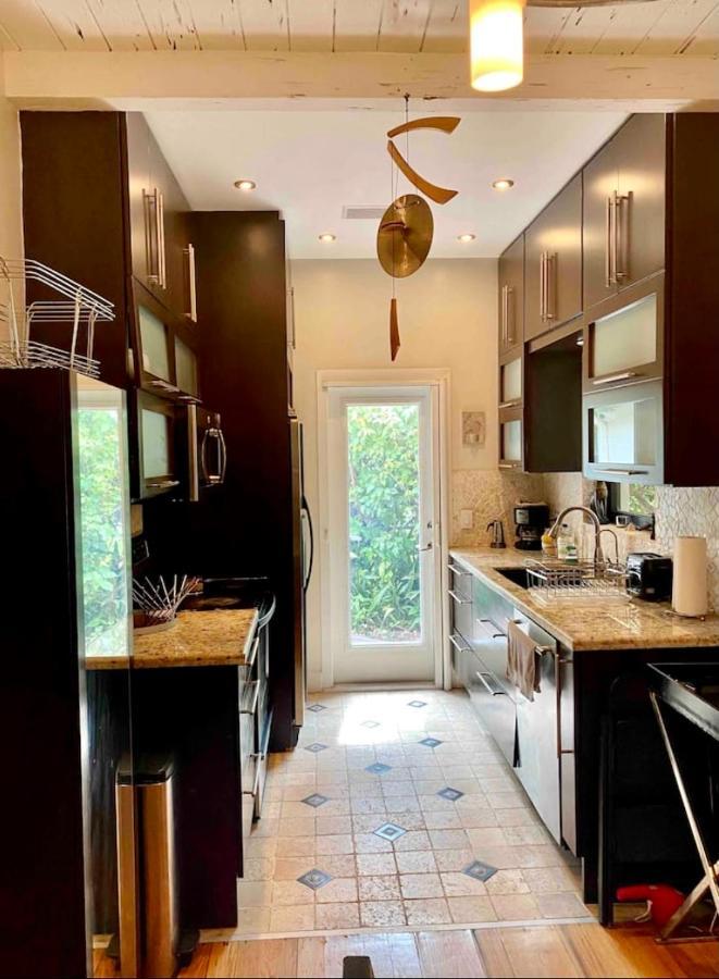 Entire Private Beautiful 2 Bedroom Plus Den House With Gated Front&Back Yard And Free Parking 10Min Drive To Miami Beach Buitenkant foto