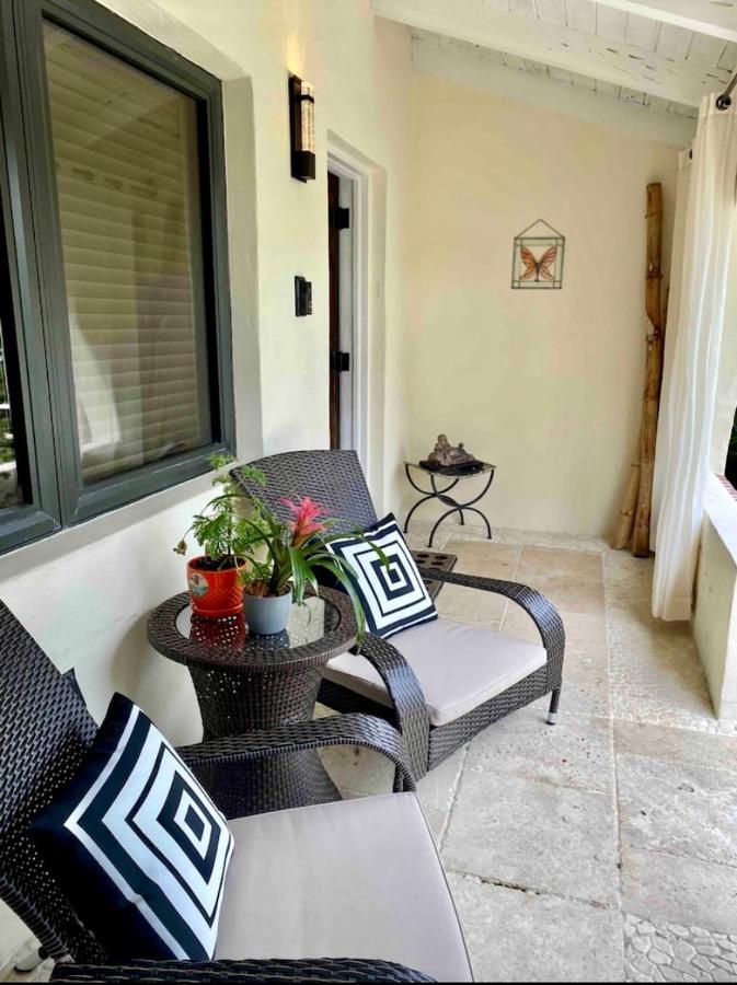 Entire Private Beautiful 2 Bedroom Plus Den House With Gated Front&Back Yard And Free Parking 10Min Drive To Miami Beach Buitenkant foto