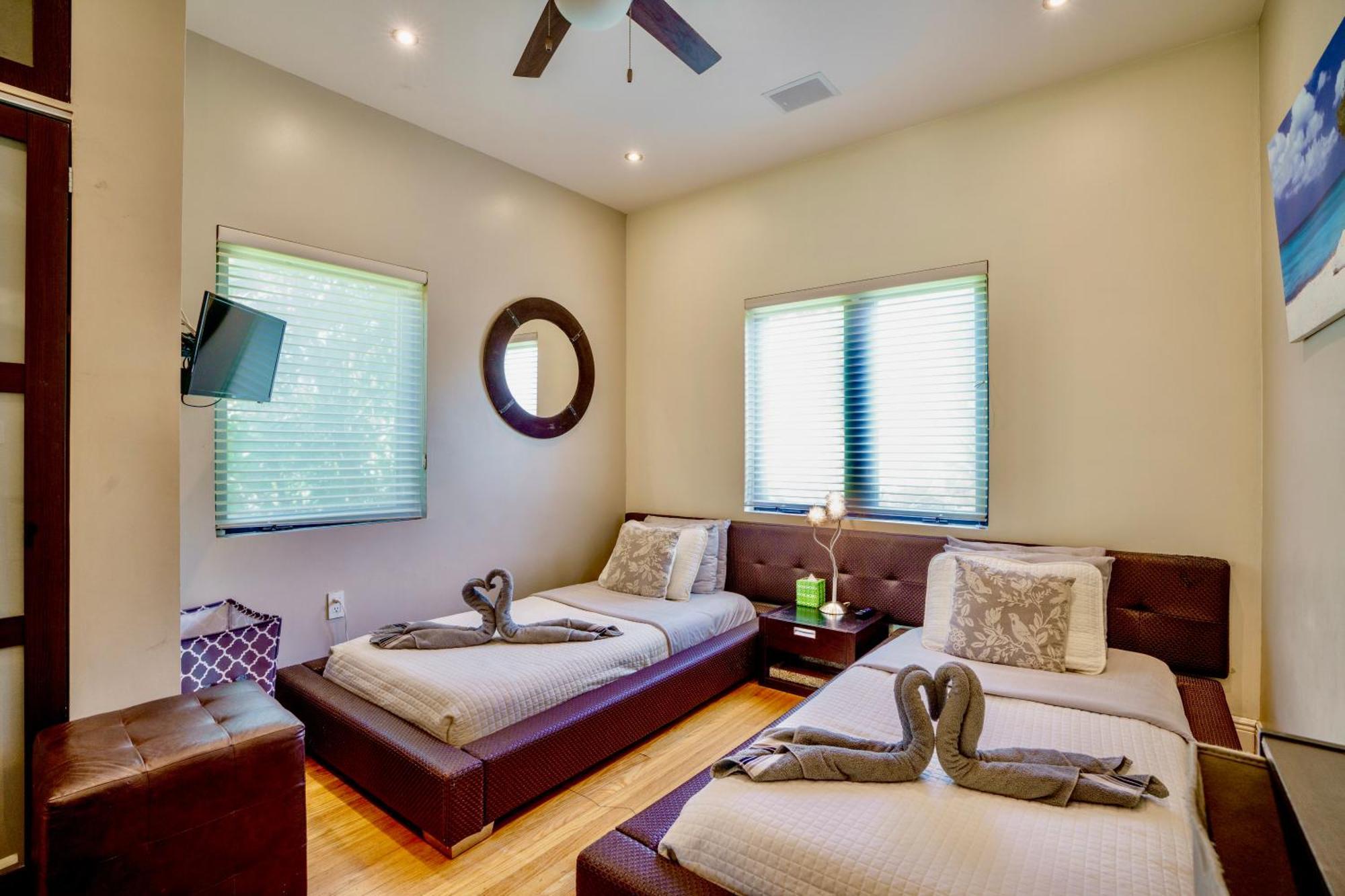 Entire Private Beautiful 2 Bedroom Plus Den House With Gated Front&Back Yard And Free Parking 10Min Drive To Miami Beach Buitenkant foto