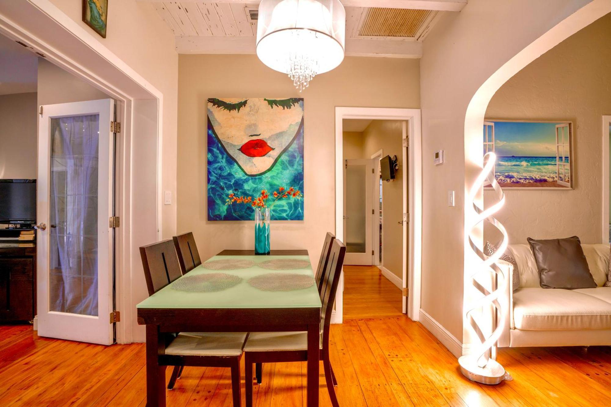 Entire Private Beautiful 2 Bedroom Plus Den House With Gated Front&Back Yard And Free Parking 10Min Drive To Miami Beach Buitenkant foto