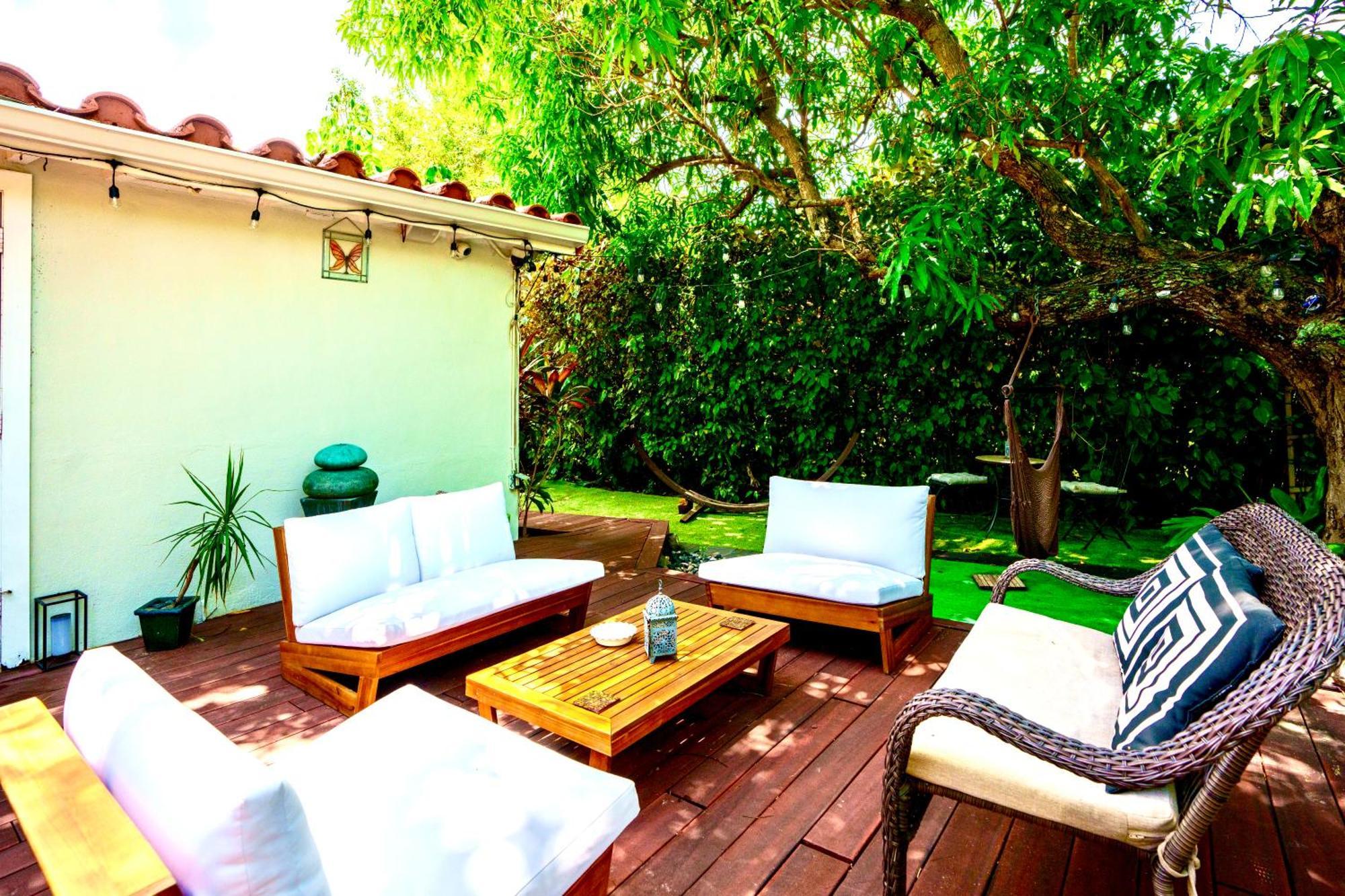 Entire Private Beautiful 2 Bedroom Plus Den House With Gated Front&Back Yard And Free Parking 10Min Drive To Miami Beach Buitenkant foto