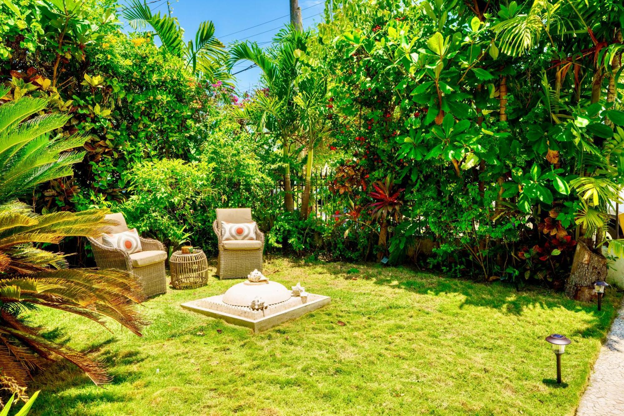 Entire Private Beautiful 2 Bedroom Plus Den House With Gated Front&Back Yard And Free Parking 10Min Drive To Miami Beach Buitenkant foto