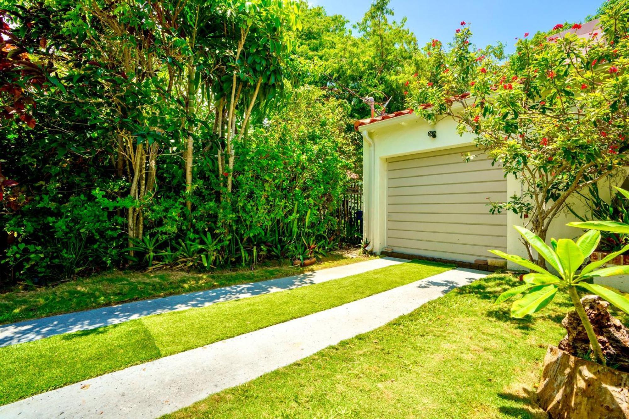 Entire Private Beautiful 2 Bedroom Plus Den House With Gated Front&Back Yard And Free Parking 10Min Drive To Miami Beach Buitenkant foto